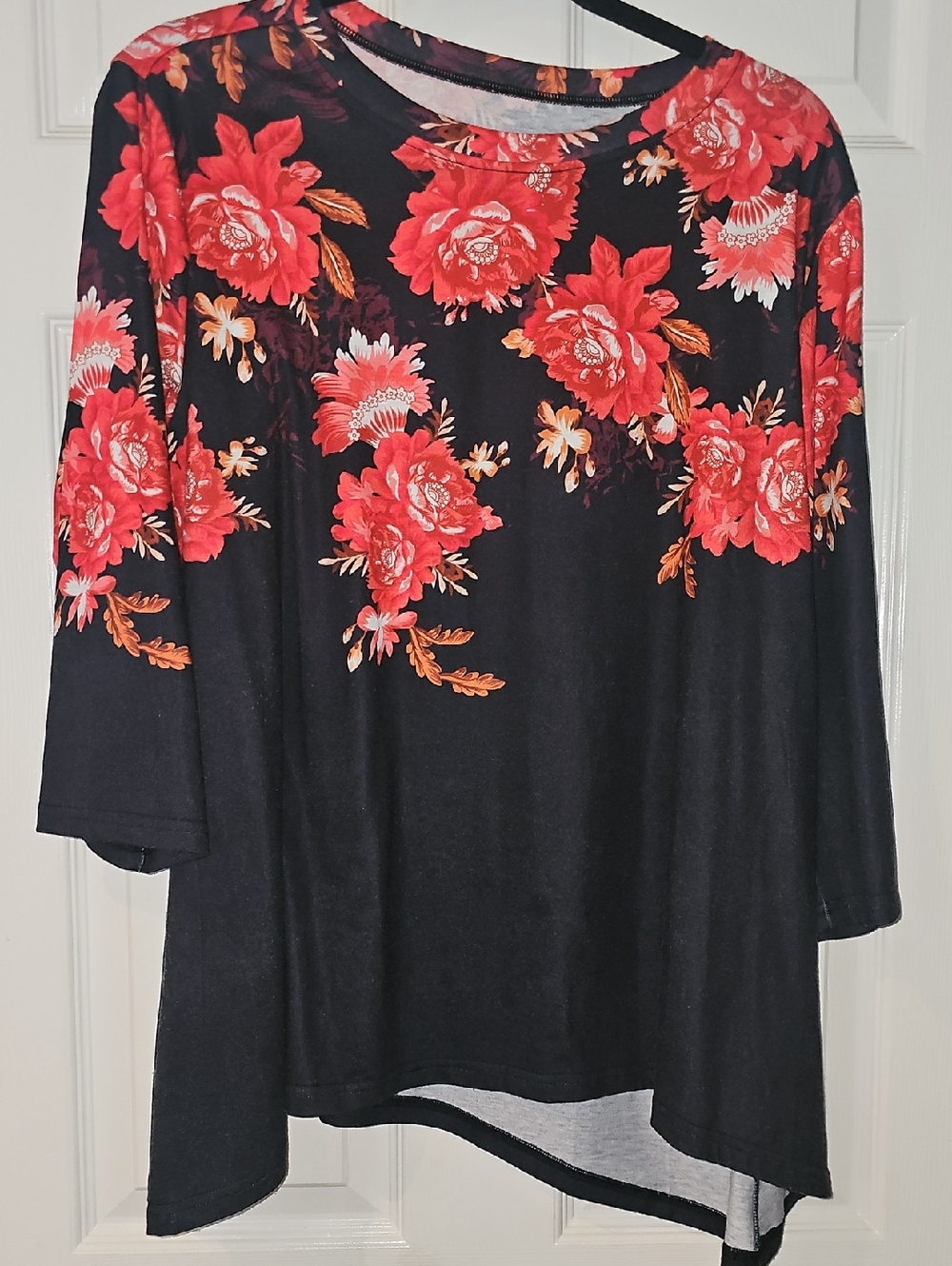 Floral Split-Hem Women's Top - Black with Red Floral